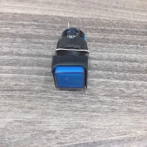 Công tắc 16mm mặt vuông thân nhựa nhấn nhả