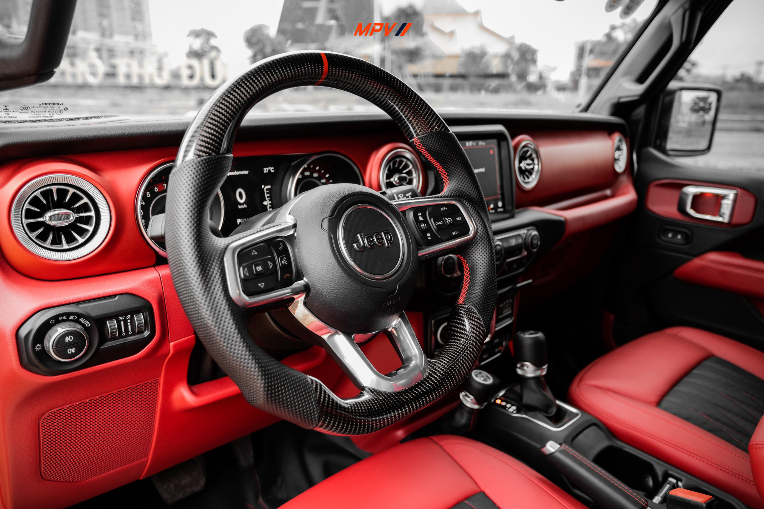 vô lăng carbon jeep