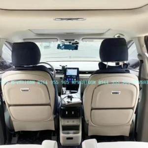 Bàn xếp lưng ghế Hyundai Custin tích hợp sạc không dây