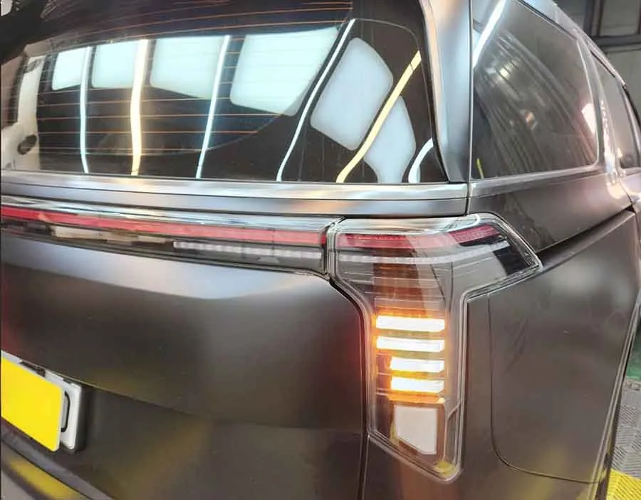 Đèn hậu Porsche cho Carnival 2025: sự khác biệt đến từ BILSCONTI Hàn Quốc - Ảnh 5