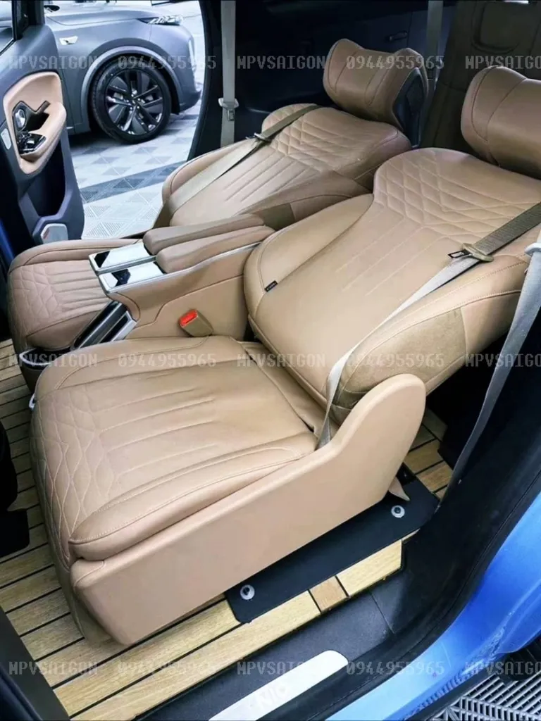 Độ ghế Limousine thương gia Toyota Veloz: báo giá mới nhất - Ảnh 2