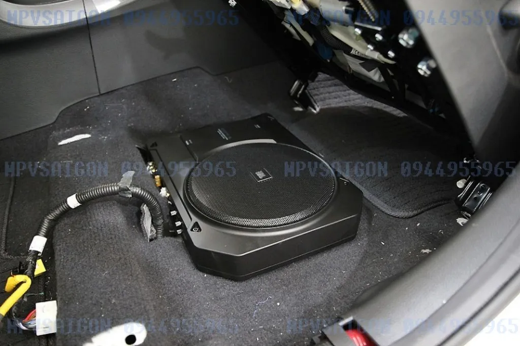 Độ Loa Sub Gầm Ghế Xe Kia Carnival 2024 2025 - Ảnh 5