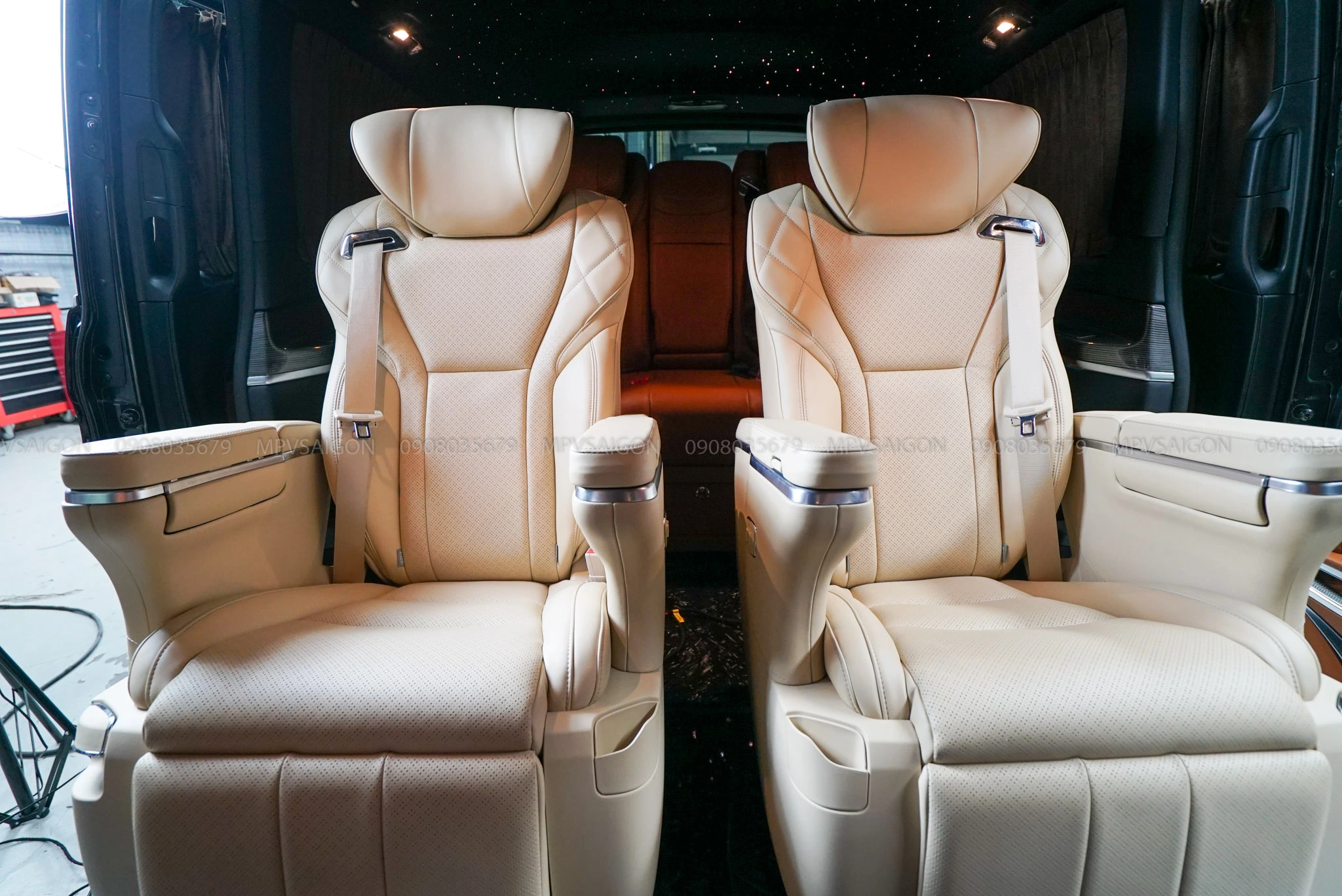 Ghế Limousine Alphard 40