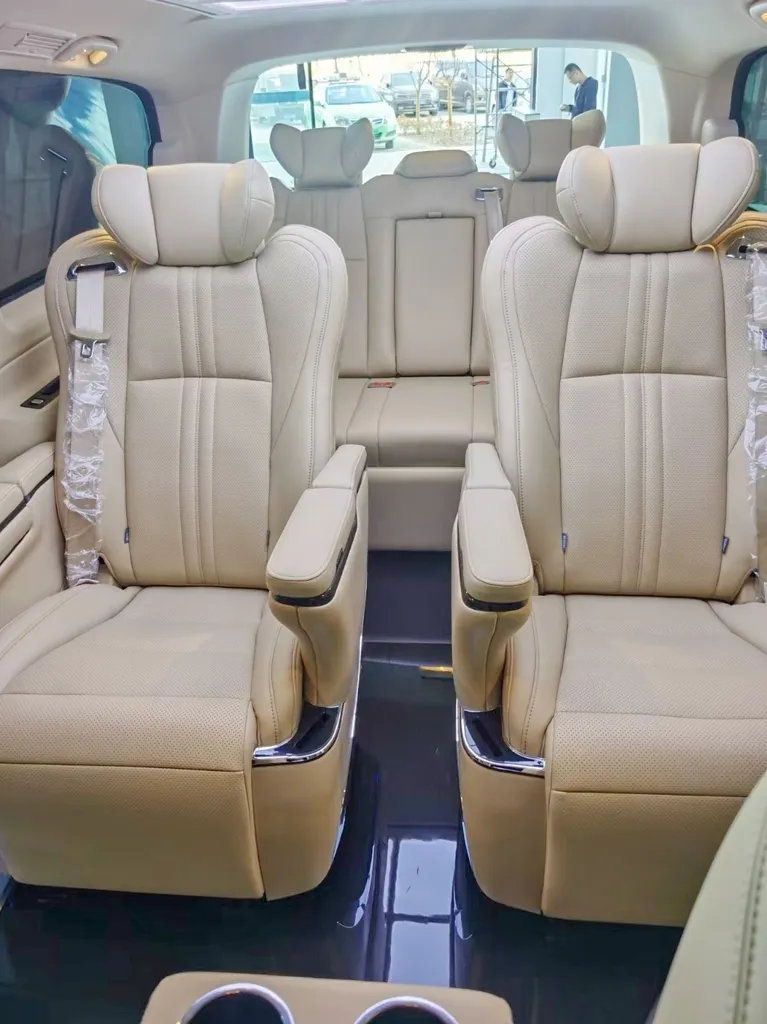 Nâng cấp ghế Limousine Mercedes V250 mẫu Alphard - Ảnh 3