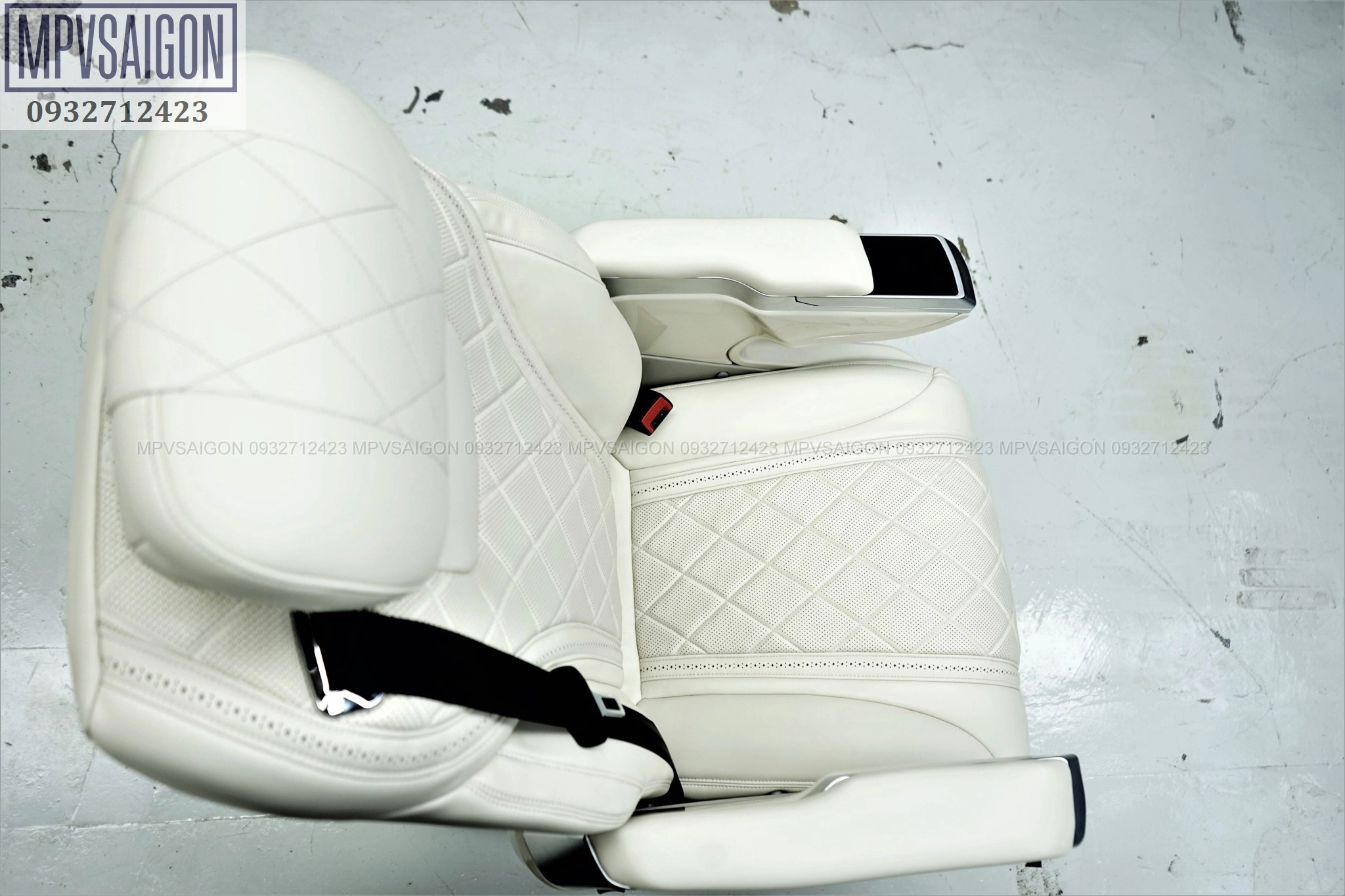 Hoàn thiện lắp đặt Ghế Dreamer Limousine siêu sang cho các dòng MPV