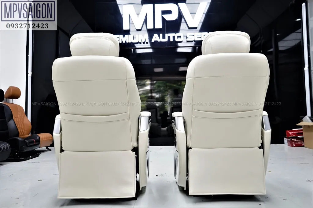 Chi tiết da Nappa màu trắng sang trọng trên Ghế Dreamer Limousine