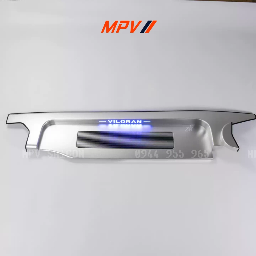 Ốp nhôm chống trầy bậc lên xuống có LED xe Viloran - Ảnh 2