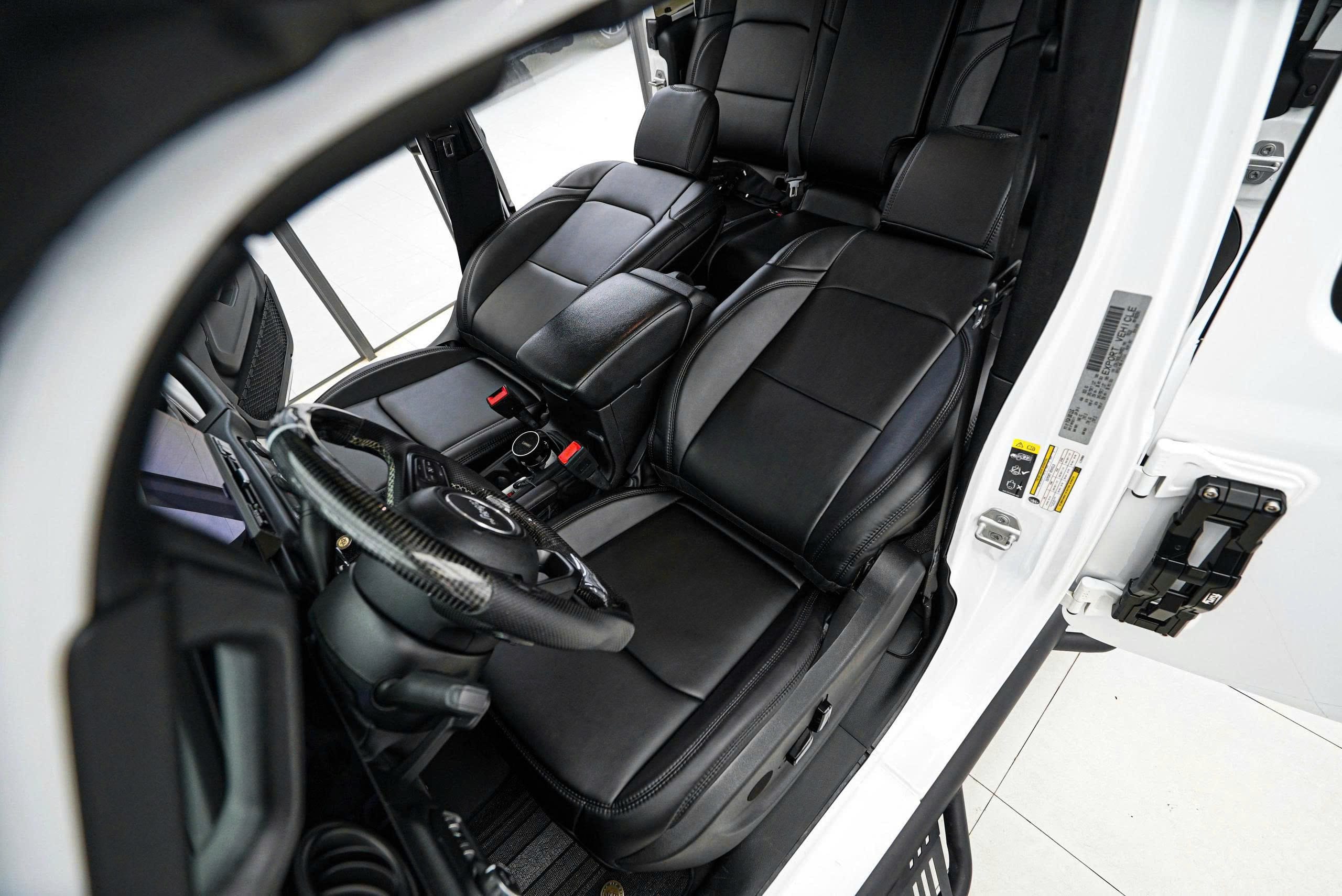 Hoàn thiện khoang cabin xe Jeep sang trọng đẳng cấp