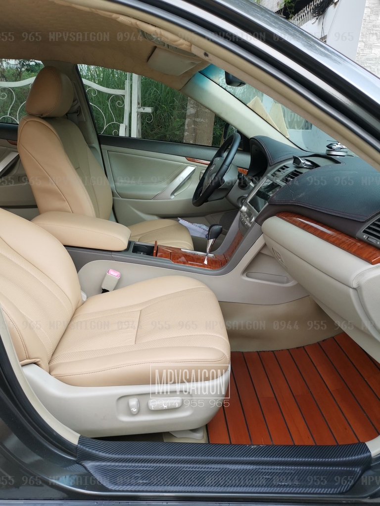 Sàn gỗ tự nhiên Toyota Camry: sang trọng và đẳng cấp hơn hẳn