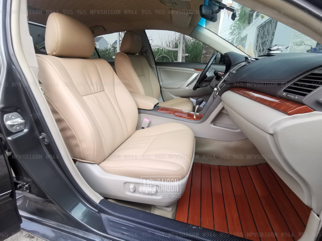 Sàn gỗ tự nhiên Toyota Camry: sang trọng và đẳng cấp hơn hẳn