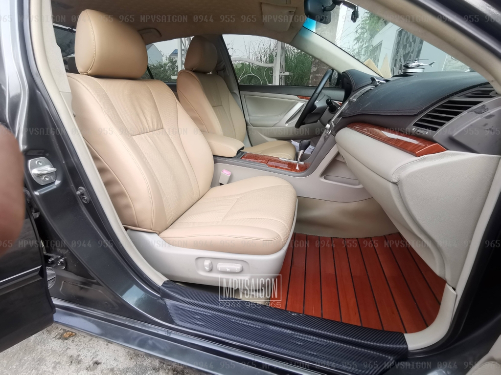 Sàn gỗ tự nhiên Toyota Camry: sang trọng và đẳng cấp hơn hẳn