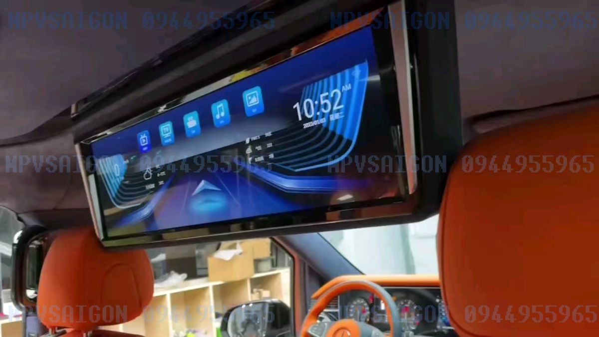 Màn hình trần gập mở tự động Kia Carnival 2025
