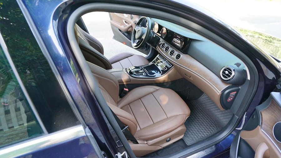MERCEDES-BENZ E200 BỌC DA GHẾ
