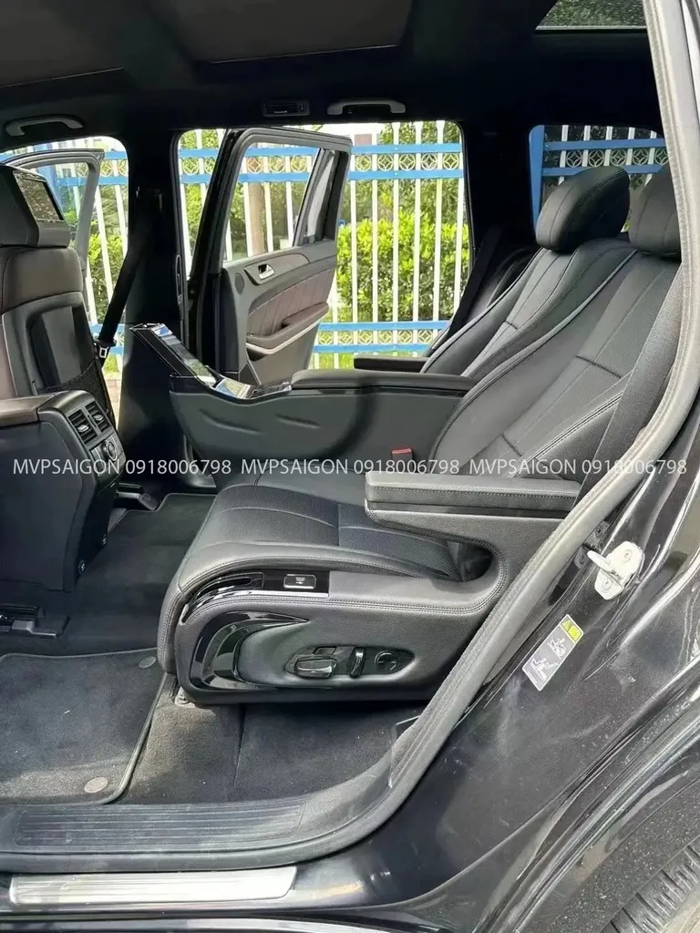 Mercedes Benz GLB độ limousine có bàn làm việc - Ảnh 5