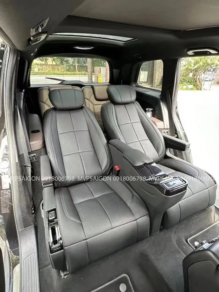 Mercedes Benz GLB độ limousine có bàn làm việc - Ảnh 6