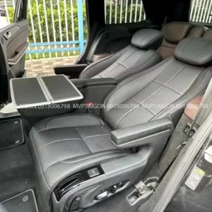 Mercedes Benz GLB độ limousine có bàn làm việc