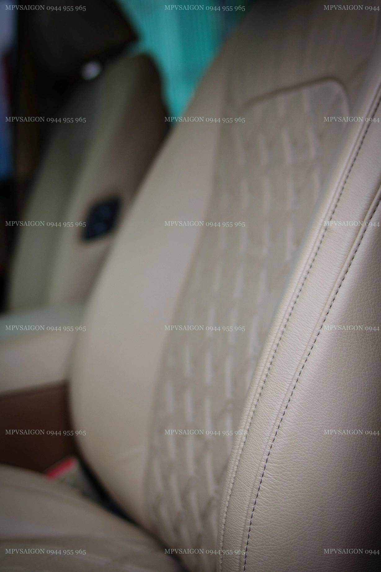 Nâng cấp ghế Limousine Toyota Sienna - Mẫu pha lê Crystal 2