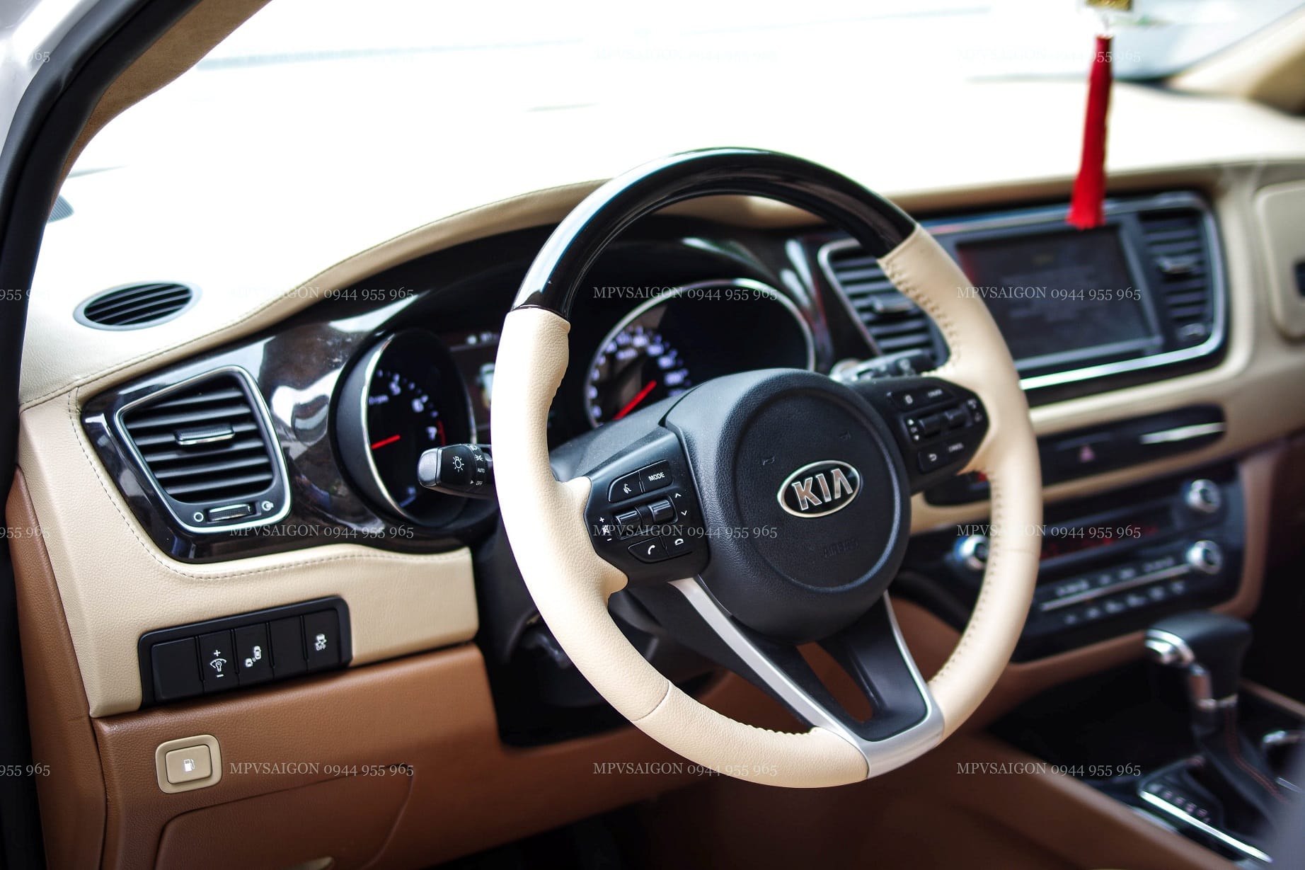 Nâng cấp SEDONA Limousine đẳng cấp