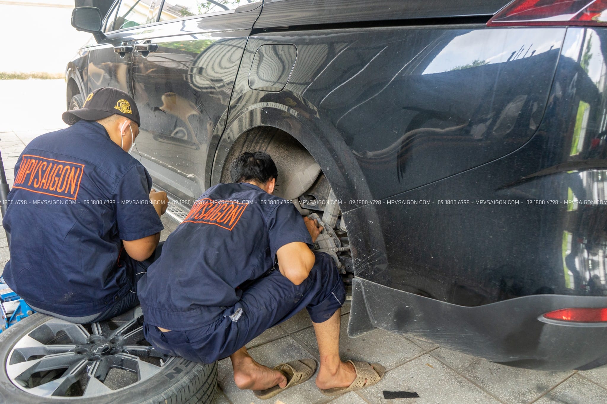 nâng gầm kia carnival tại mpv saigon