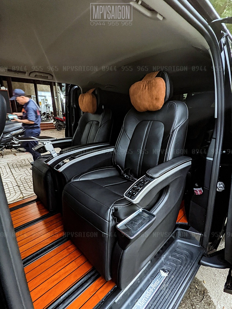 Độ nội thất thương gia Limousine Mercedes Benz V250 AMG mới nhất