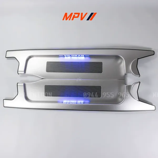 Ốp nhôm chống trầy bậc lên xuống có LED xe Viloran - Ảnh 5