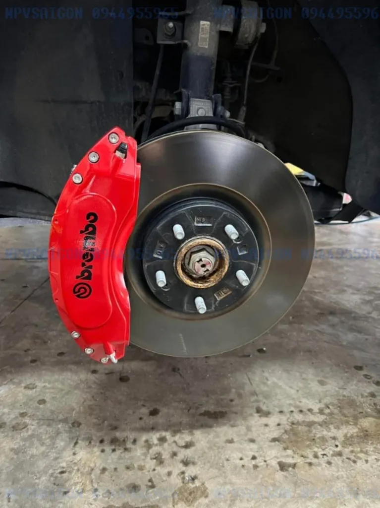 Ốp phanh Brembo cho Kia Carnival 2024 2025 - Ảnh 4