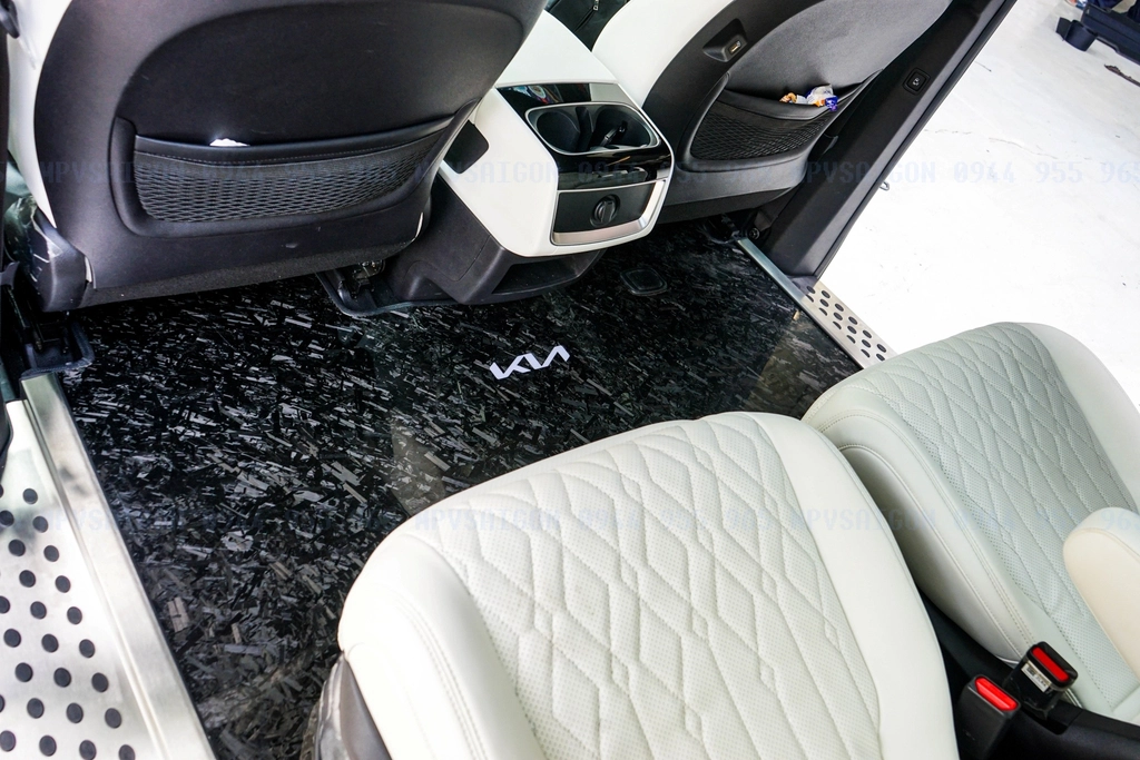 Sàn Carbon LOGO LED -KIA Carnival 2024 2025: báo giá cạnh tranh nhất