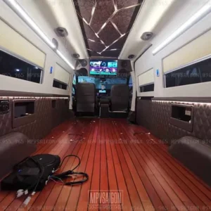 Sàn SPC vân gỗ Ford Transit