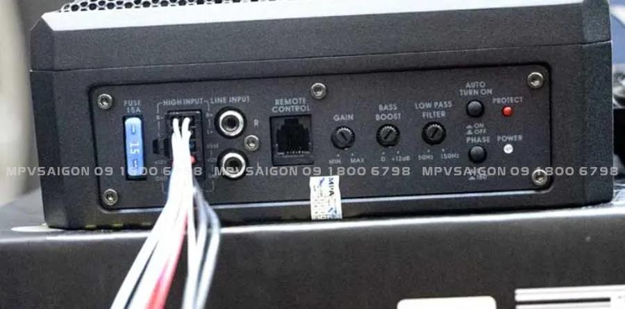 Sub điện Rainbow MK2 EL-W68A lắp gầm ghế xe hơi tại MPVSAIGON
