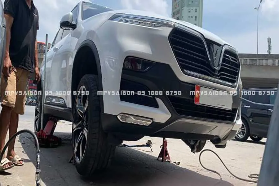 Tráng lốp chống đinh cho VinFast VF3