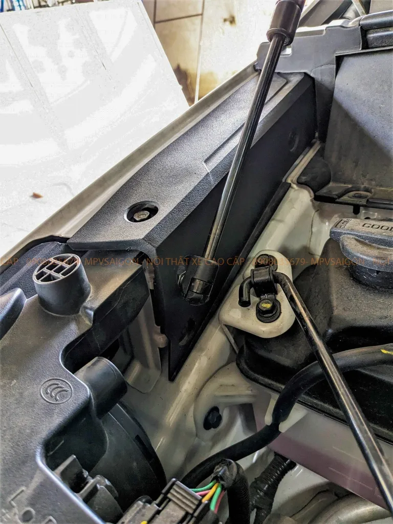 Ty chống nắp capo Hyundai Custin - Ảnh 2