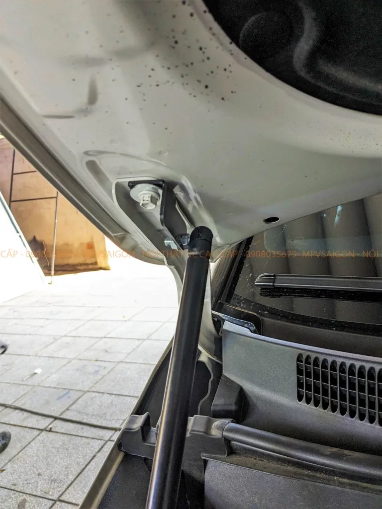 Ty chống nắp capo Hyundai Custin - Ảnh 21