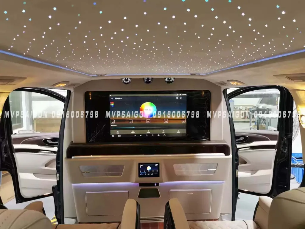 Vách ngăn thương gia Mercedes Benz V250 - Ảnh 2