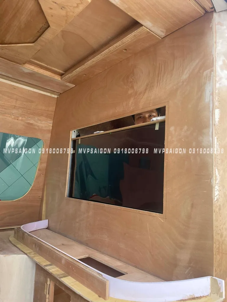 Vách ngăn thương gia Mercedes Benz V250 - Ảnh 13