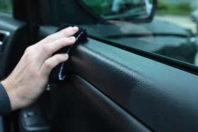4 Cách Phục Hồi Chi Tiết Nhựa Nội Thất Ô Tô Bị Hư Hại Do Ánh Nắng Mặt Trời