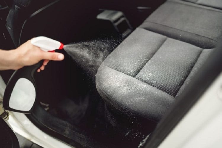 4 LOẠI "DUNG DỊCH THẦN KỲ" ĐÁNH BẬT VẾT NẤM MỐC CỨNG ĐẦU TRÊN NỘI THẤT DA Ô TÔ