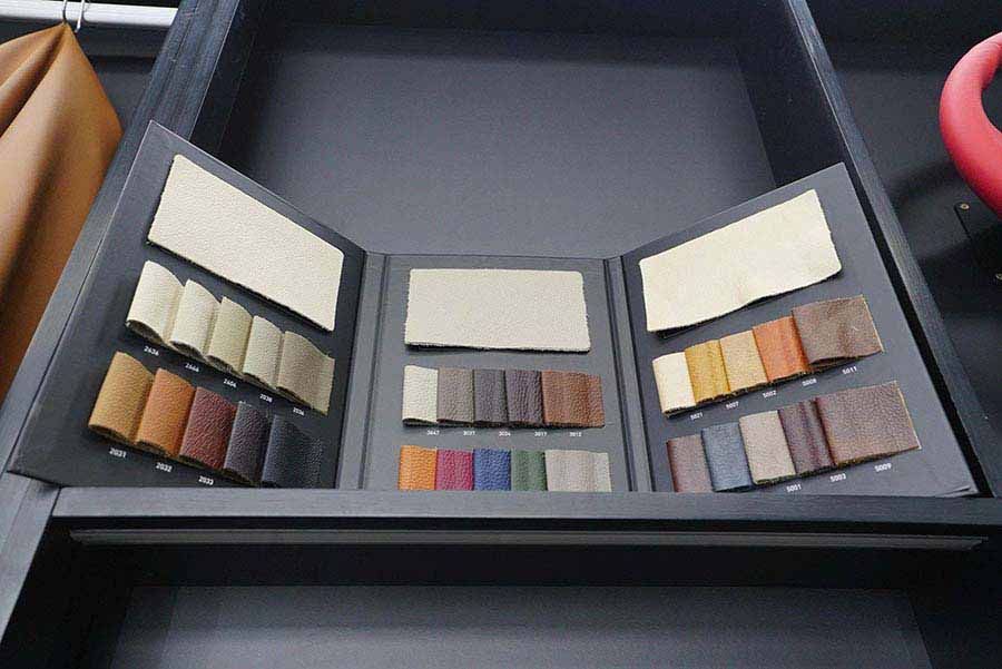 ALCANTARA TRONG NÂNG CẤP NỘI THẤT Ô TÔ: ĐẲNG CẤP ĐẾN TỪ CHẤT LIỆU
