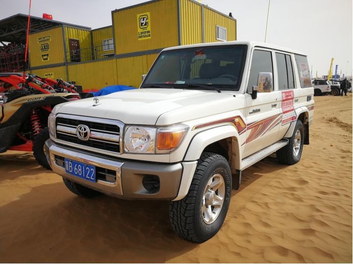 Độ xe RV nhà di động từ Land Cruiser LC78