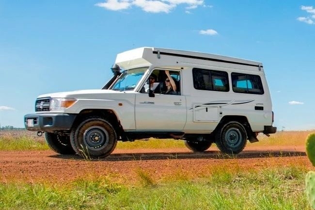 Nội thất xe Mobihome Land Cruiser LC78
