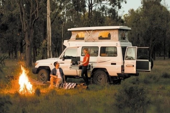 Không gian sinh hoạt trên xe Land Cruiser RV