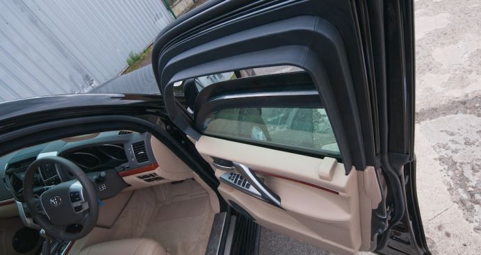 Hoàn thiện tổng thể mẫu Land Cruiser bọc thép xa xỉ