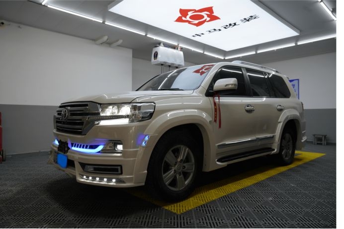 Hoàn thiện cấu hình Land Cruiser Overland Outback kiểu Úc