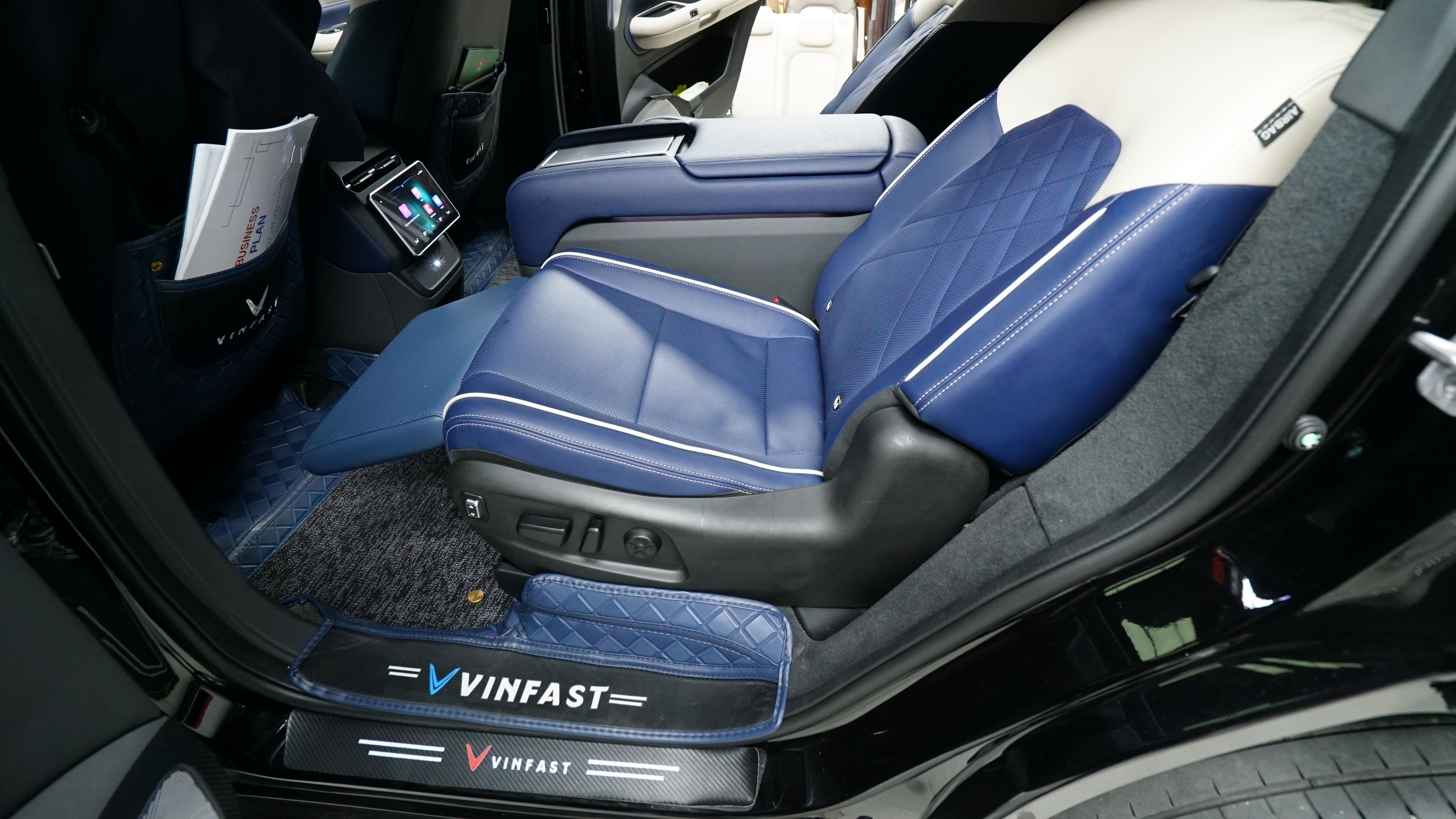 Độ Bệ Đỡ Chân VinFast VF9