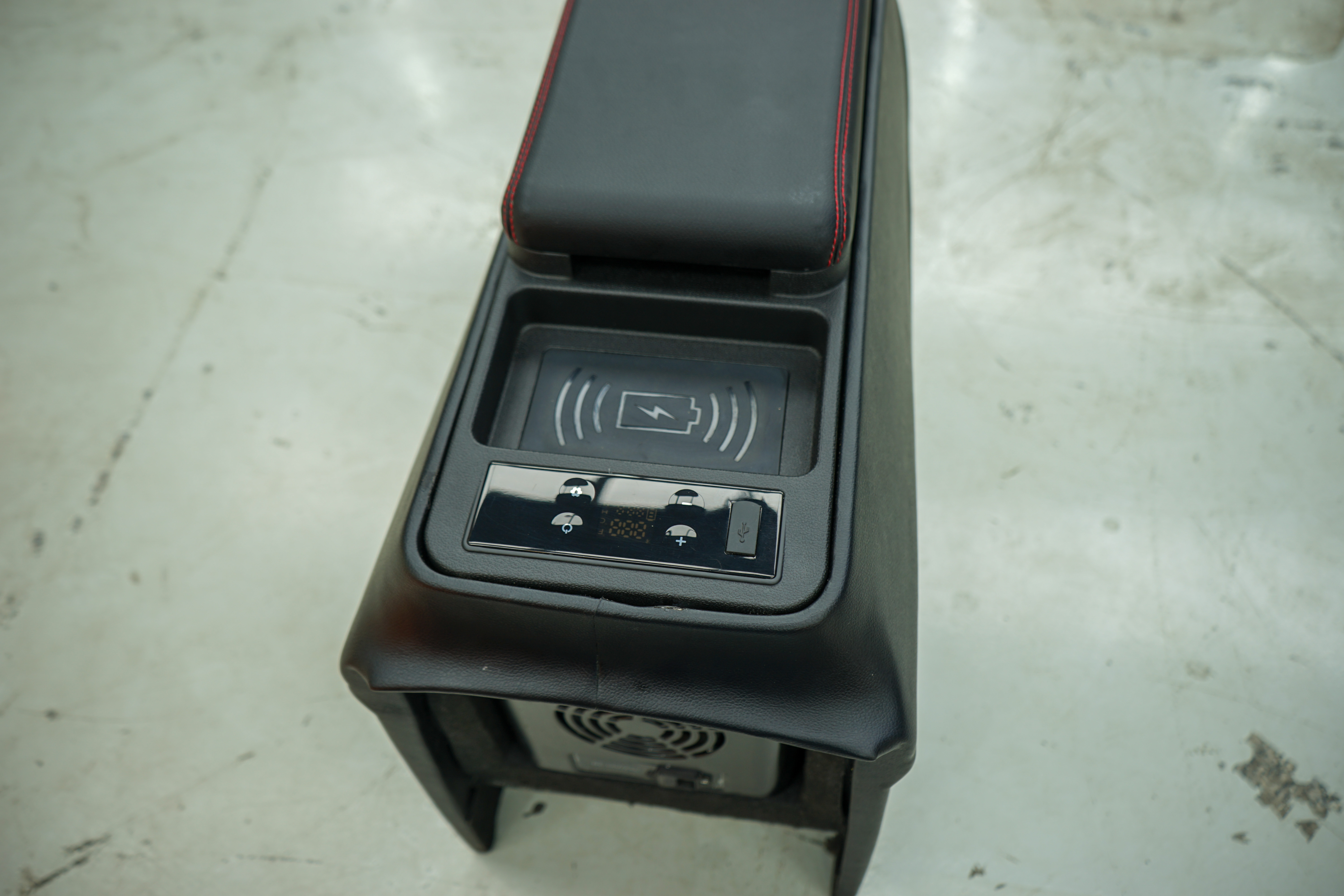 ĐỘ TỦ LẠNH MINI VINFAST VF9 - Ảnh 27
