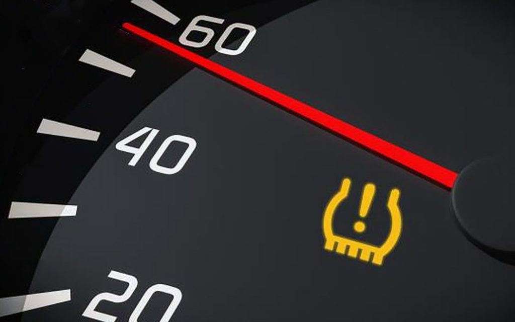 Đèn cảnh báo hệ thống giám sát áp suất lốp TPMS thấp