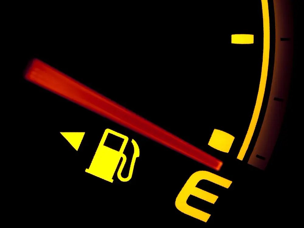 Biểu tượng đèn cảnh báo lượng nhiên liệu trong bình sắp hết