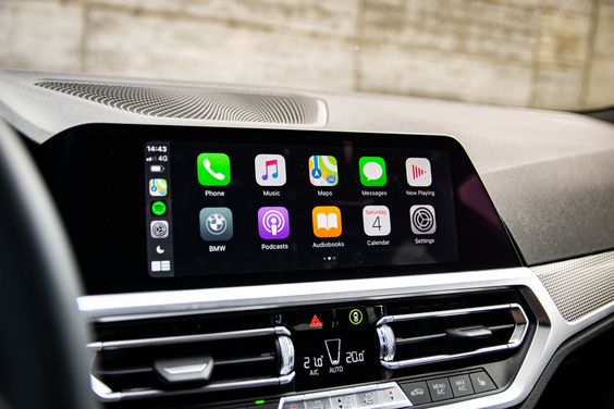 Màn hình Android cao cấp làm bừng sáng không gian thẩm mỹ xa xỉ của khoang lái