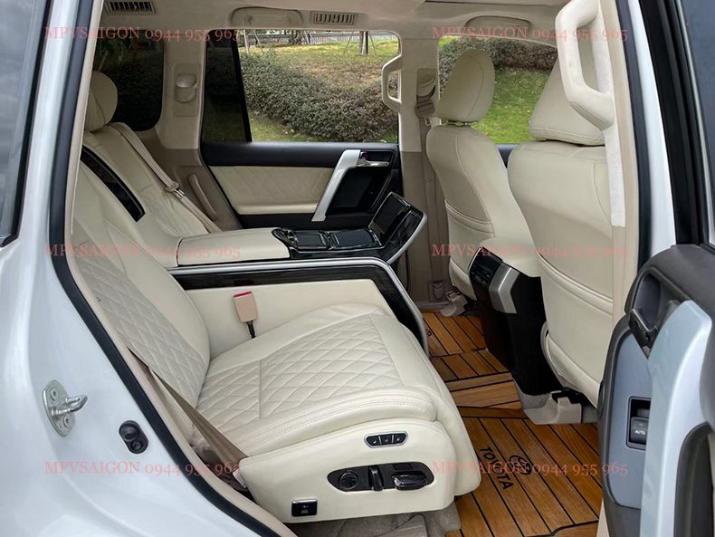 Phom ghế thương gia Maybach bọc da nappa căng mịn ôm sát phom người - Ảnh 1