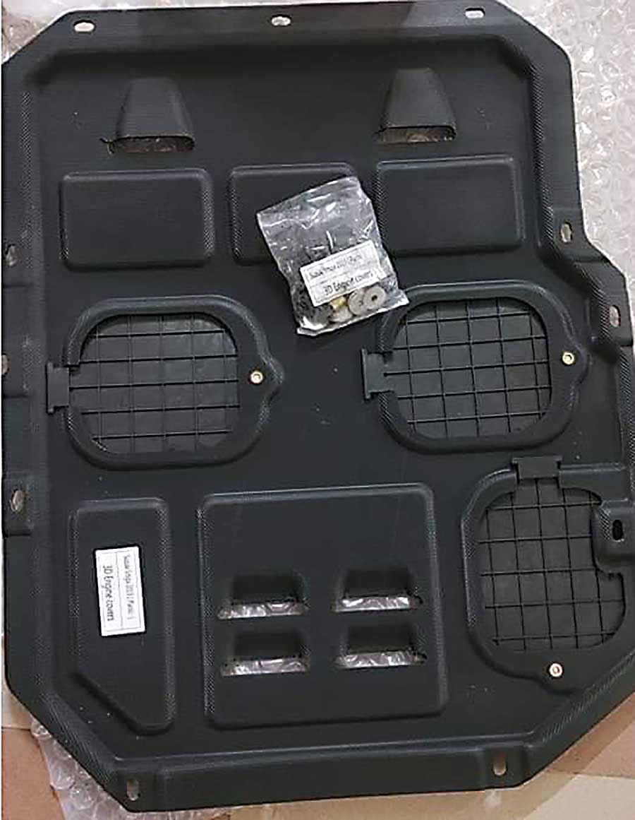 Tấm ốp nhựa chắn bùn PVC lòng dè thiết kế dập phom CNC vừa vặn theo xe Ertiga XL7