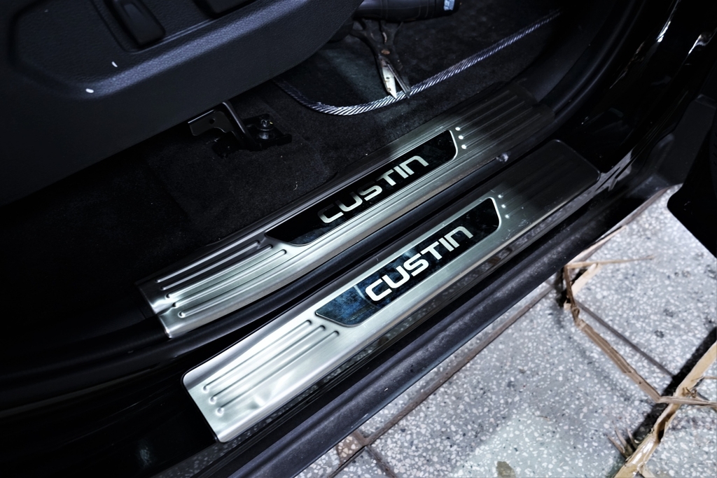 Ốp chống trầy cốp sau chất liệu inox không gỉ dày dặn chịu lực tải cơ học tốt - Ảnh 2